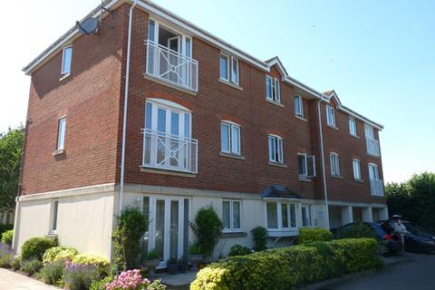 2 bedroom flat to rent, Edenbridge, Kent, TN8