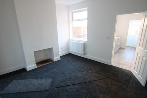 2 bedroom terraced house to rent, Long Street, Burton-On-Trent, DE15
