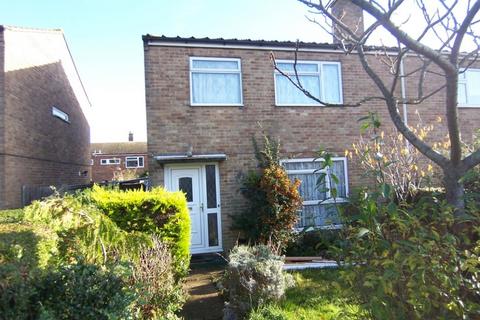 3 bedroom terraced house to rent, St. Marys Avenue, Hailsham, BN27