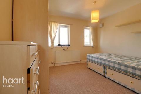 2 bedroom flat to rent, Lady Margaret Road, Southall