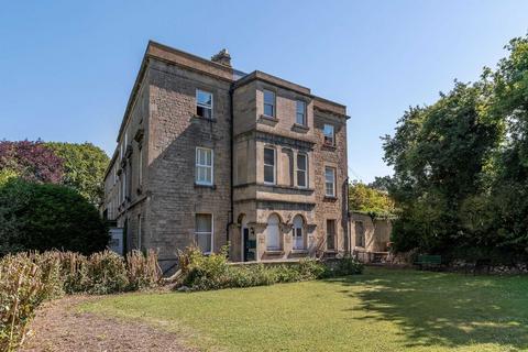 2 bedroom apartment to rent, Beechen Cliff Road