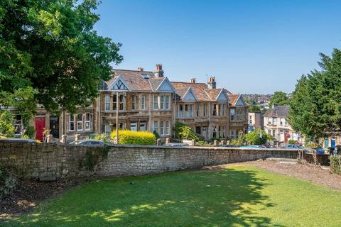 2 bedroom apartment to rent, Beechen Cliff Road