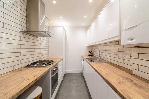 2 bedroom apartment to rent, Beechen Cliff Road
