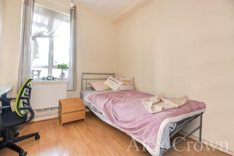 4 bedroom flat to rent, Blemundsbury, Dombey Street, Russell Square