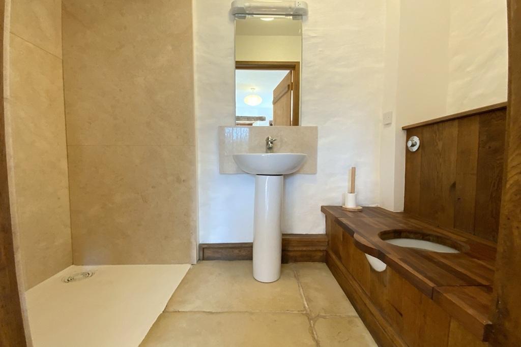 Downstairs cloakroom n Shower room