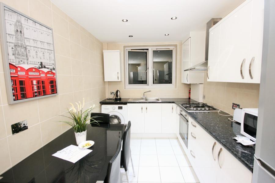 Rooms to Let Minute walk from Shadwell Station
