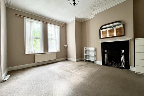 4 bedroom maisonette to rent - Tottenhall Road, London, N13
