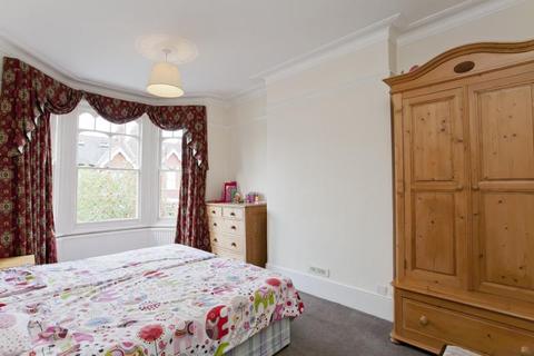 4 bedroom house to rent - Normanton Avenue, London, SW19