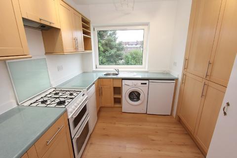 2 bedroom flat to rent, Cherrybank Road, Merrylee G43