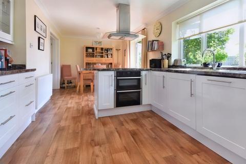 6 Forge Close, Farnham, GU9 9PX