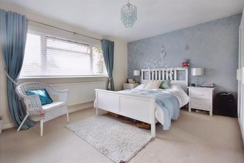 6 Forge Close, Farnham, GU9 9PX