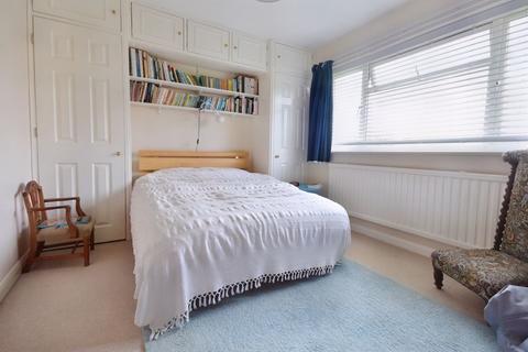 6 Forge Close, Farnham, GU9 9PX