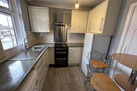 1 bedroom apartment to rent, Petts Hill, NORTHOLT, Middlesex, UB5