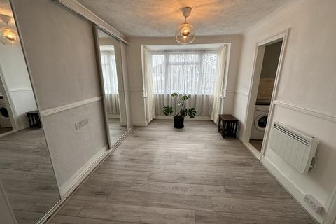 1 bedroom apartment to rent, Petts Hill, NORTHOLT, Middlesex, UB5