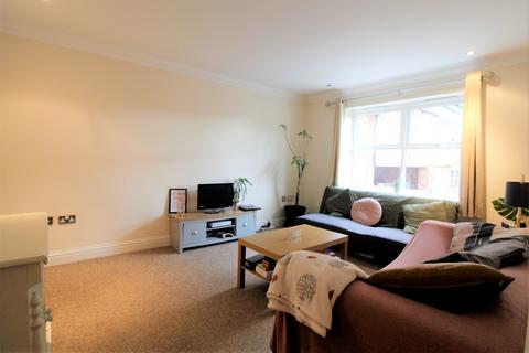 2 bedroom apartment to rent, Moon Lane, Barnet EN5