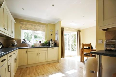 4 bedroom detached house to rent, Beckingham Road, Guildford, Surrey, GU2