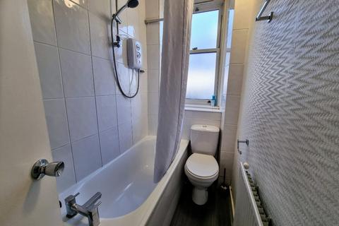 2 bedroom flat to rent, Dalry Road, Dalry, Edinburgh, EH11