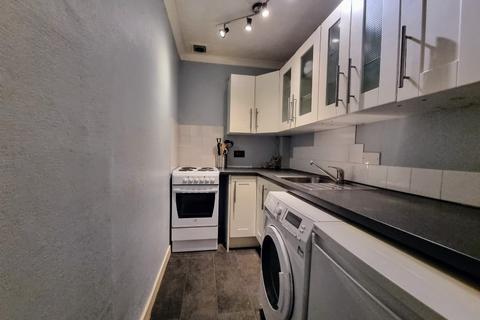 2 bedroom flat to rent, Dalry Road, Dalry, Edinburgh, EH11