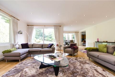 5 bedroom detached house to rent, Coombe Ridings, Kingston Hill