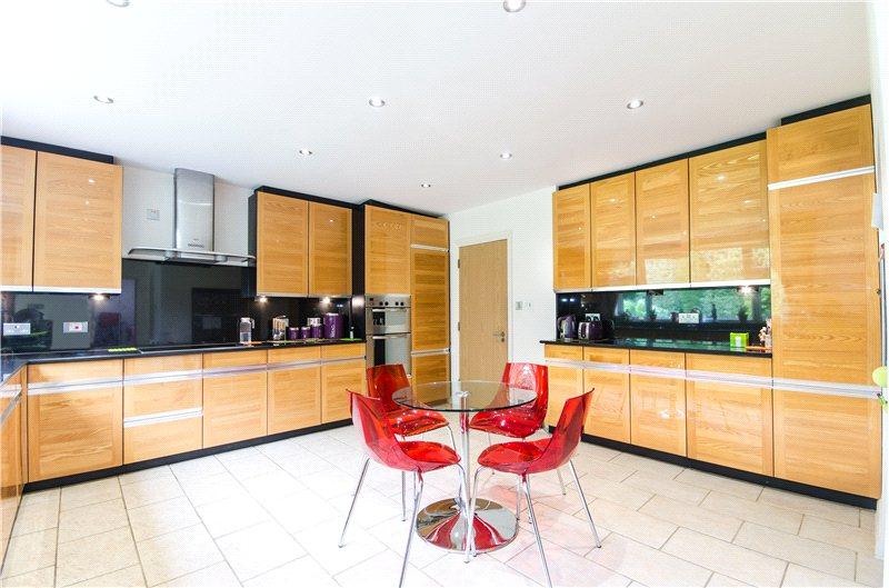 Kitchen/Breakfast Rm