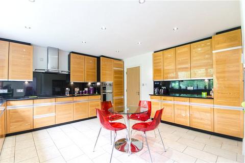 undefined, Coombe Ridings, Kingston Hill