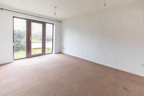 1 bedroom flat to rent, London Road, Thrupp
