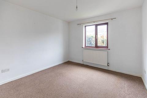 1 bedroom flat to rent, London Road, Thrupp