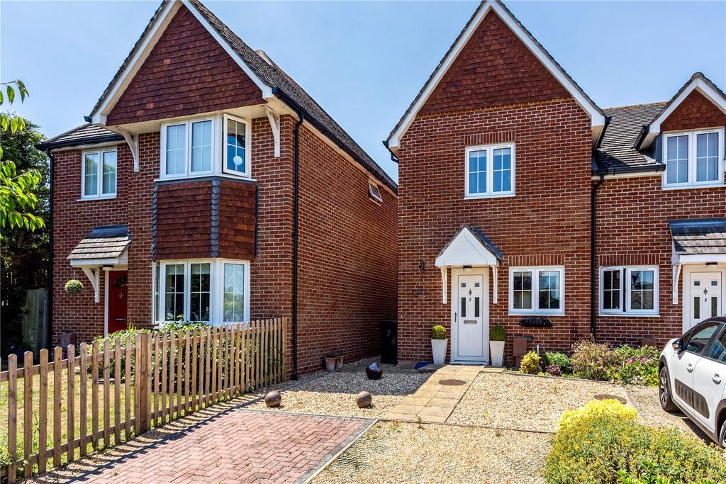 Chase Gardens, Waltham Chase, Southampton, Hampshire, SO32 2 bed semidetached house £279,950