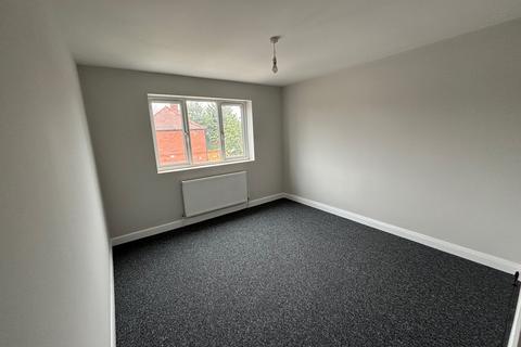 2 bedroom flat to rent, Warmsworth Road, Doncaster