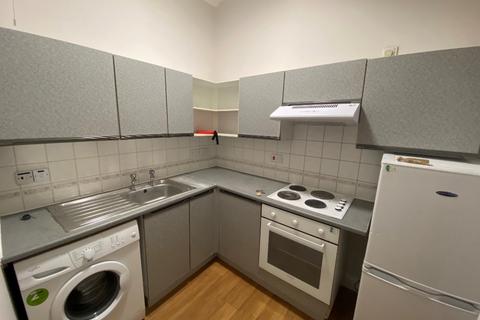 3 bedroom flat to rent, Caledonian Place, Dalry, Edinburgh, EH11