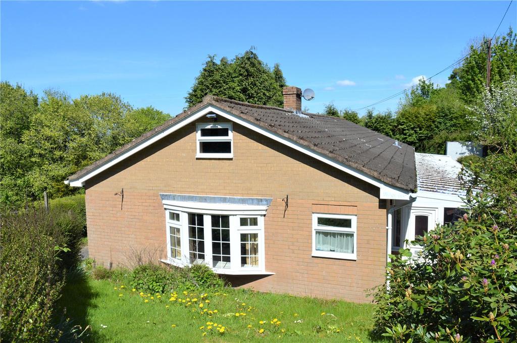 Llwyn, Upper Dolfor Road, Newtown, Powys, SY16 3 bed bungalow £650