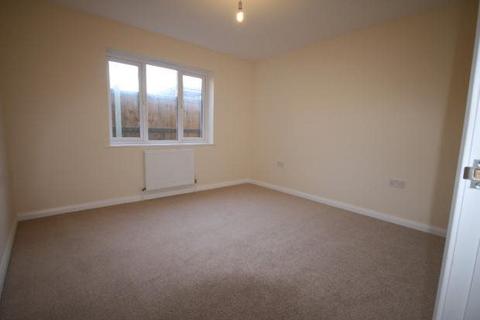 2 bedroom maisonette to rent, Mahdeen Court, Wickford