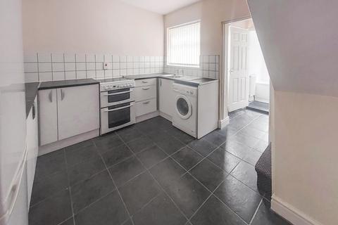 2 bedroom terraced house to rent, Main Road,