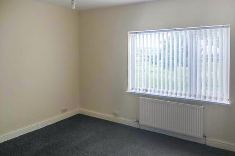 2 bedroom terraced house to rent, Main Road,