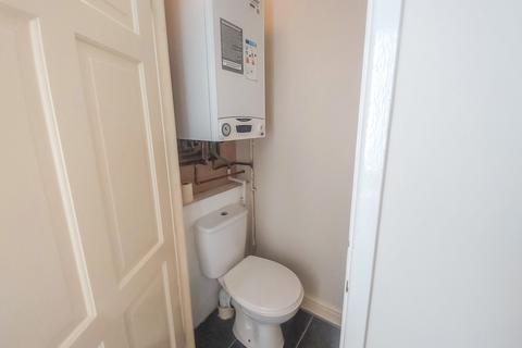 2 bedroom terraced house to rent, Main Road,