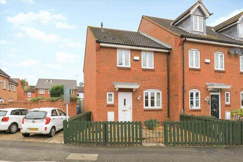 3 bedroom end of terrace house for sale, Coles Close, Burton Latimer