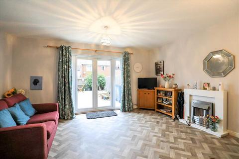 3 bedroom end of terrace house for sale, Coles Close, Burton Latimer