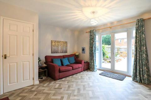 3 bedroom end of terrace house for sale, Coles Close, Burton Latimer