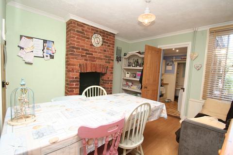 3 bedroom terraced house to rent, Common View, Tunbridge Wells TN4