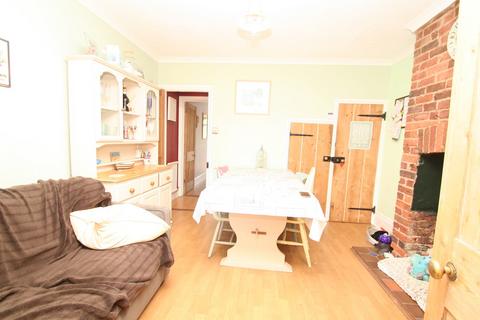3 bedroom terraced house to rent, Common View, Tunbridge Wells TN4