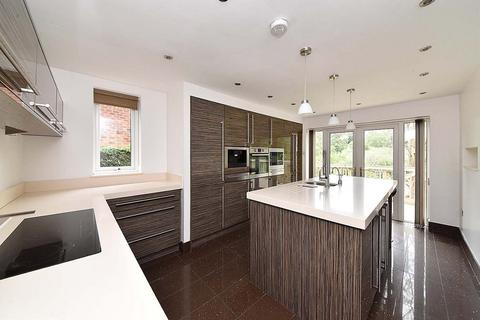 3 bedroom detached house to rent, Grove Park, Knutsford