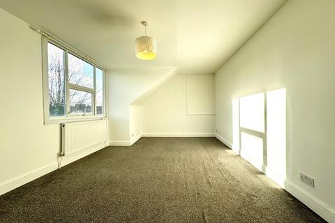 3 bedroom apartment to rent, Myddleton Road, Bowes Park N22