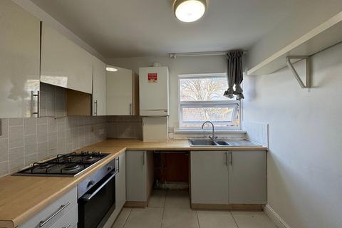 3 bedroom apartment to rent, Myddleton Road, Bowes Park N22