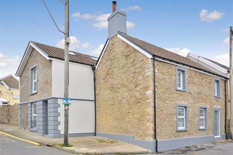 4 bedroom semi-detached house for sale, Merthyr Road, Aberdare, Rhondda Cynon Taff