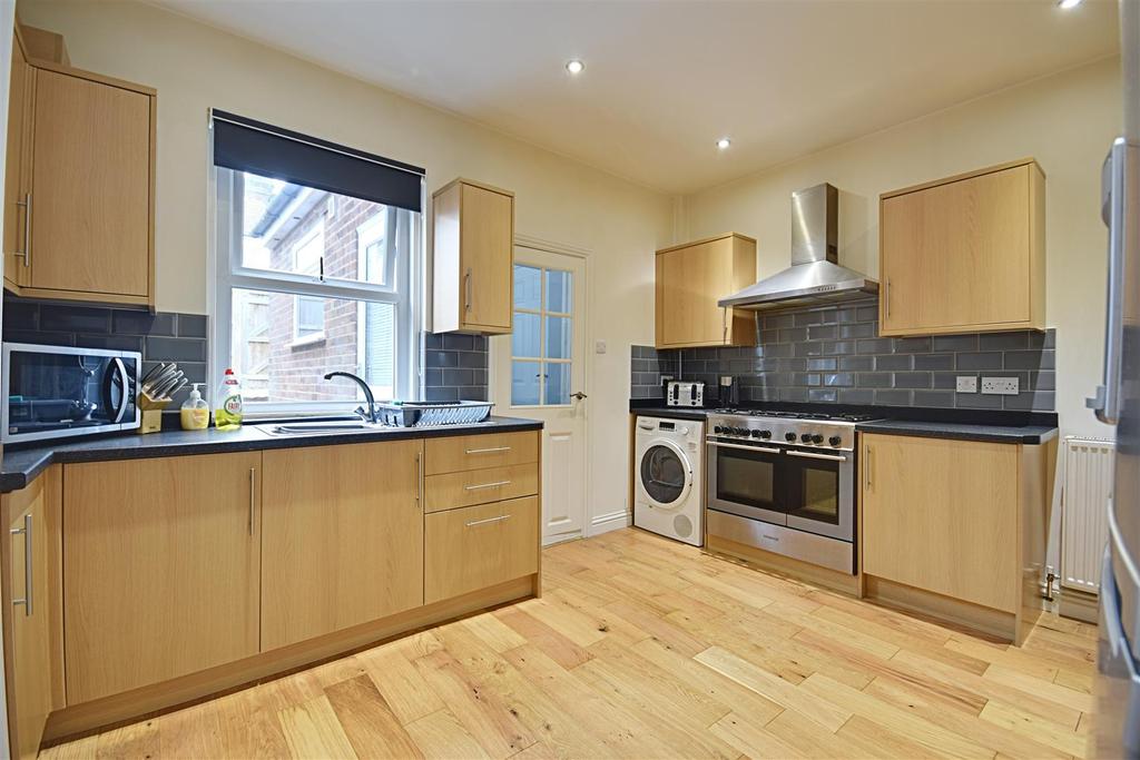 Camperdown Street, BexhillOnSea 2 bed terraced house £195,000
