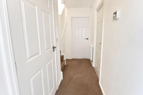 3 bedroom semi-detached house to rent, Lowerfield Gardens, Golborne