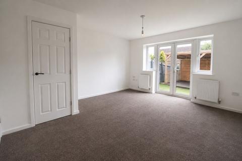 3 bedroom semi-detached house to rent, Lowerfield Gardens, Golborne