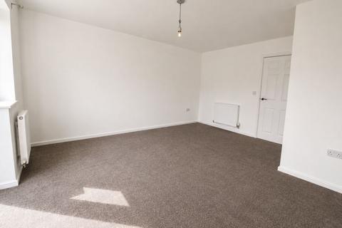 3 bedroom semi-detached house to rent, Lowerfield Gardens, Golborne