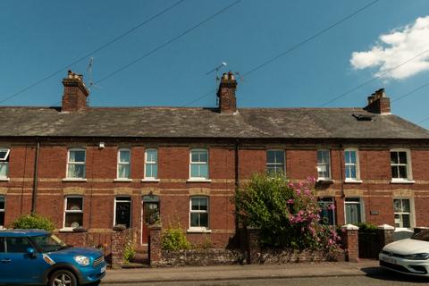 3 bedroom terraced house to rent, Andover Road, Newbury, RG14