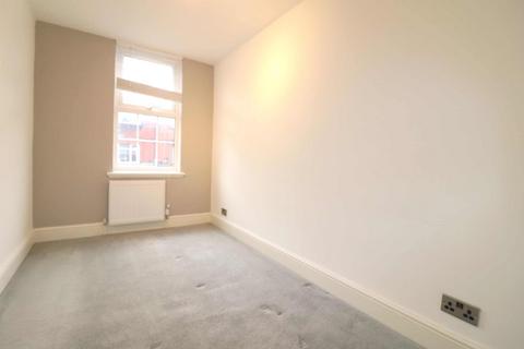 1 bedroom flat to rent, Central Parade, Penge